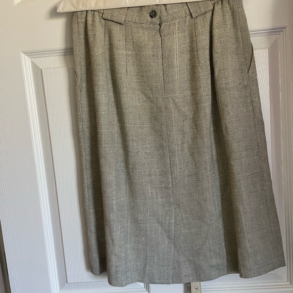 Vintage skirt with belt - Picture 2 of 2